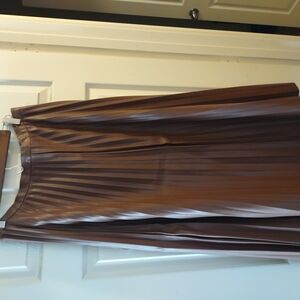 Chic Brown Pleated Skirt